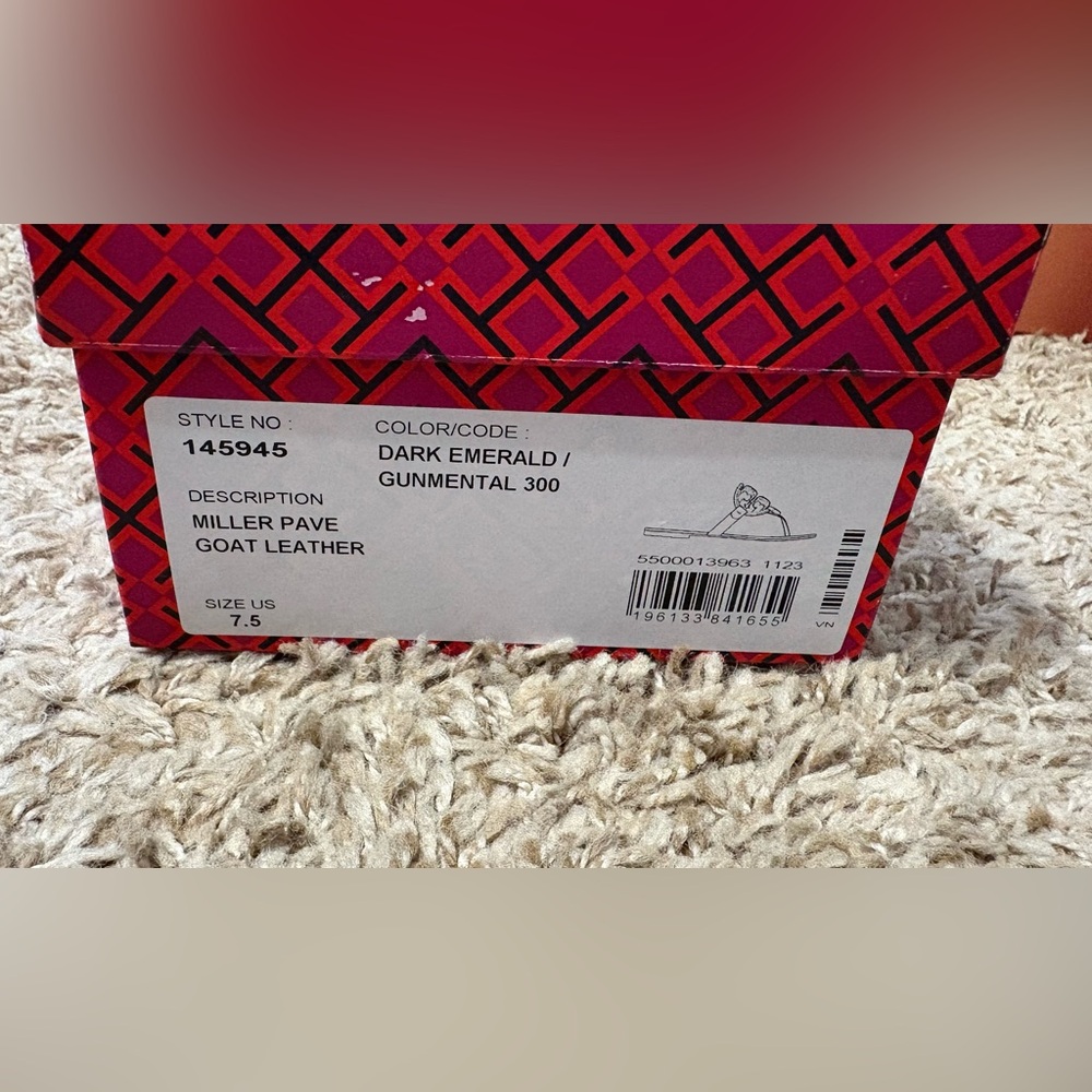 Tory Burch Green Sandals with Iconic rhinestone Logo - Picture 2 of 8